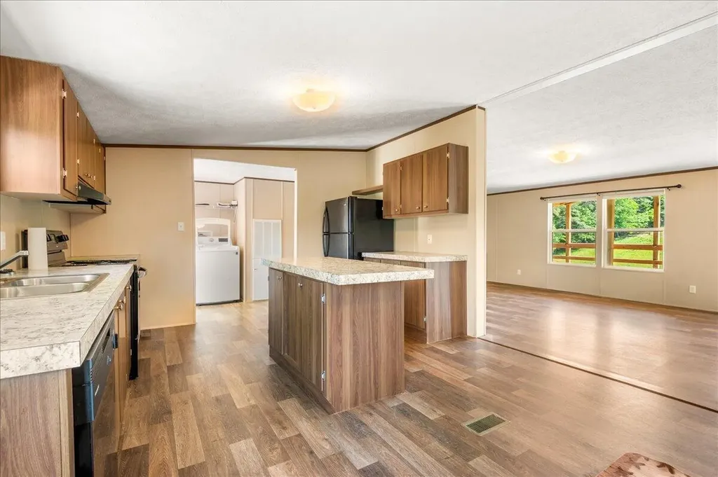 136 Sonic Drive Keavy KY 40737