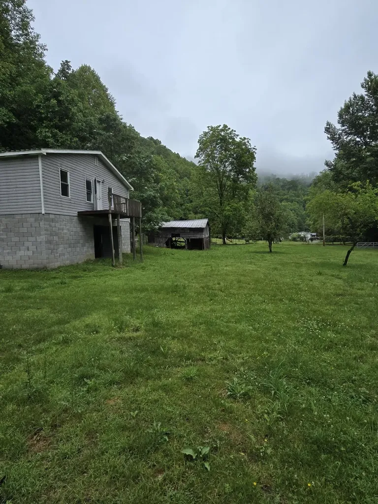 1698 Dry Creek Road Topmost KY 41862
