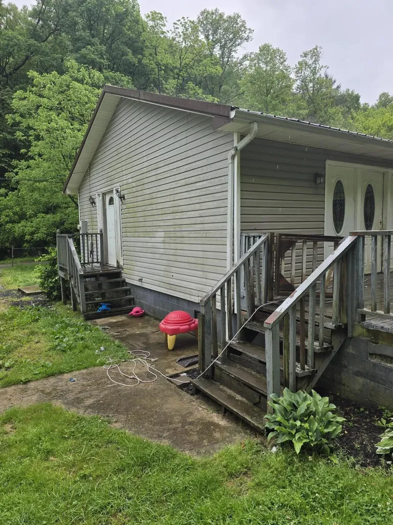 1698 Dry Creek Road Topmost KY 41862