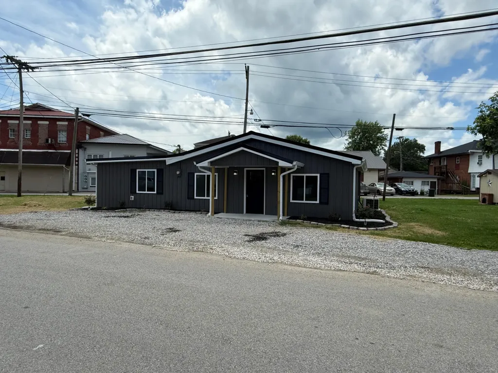 161 S Allison Avenue Barbourville KY 40906
