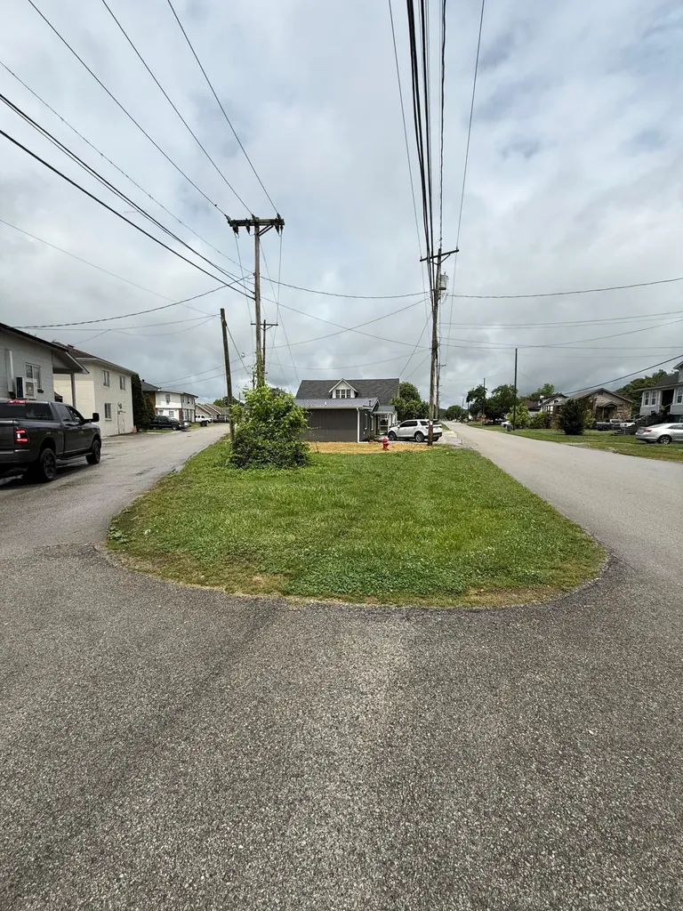 161 S Allison Avenue Barbourville KY 40906
