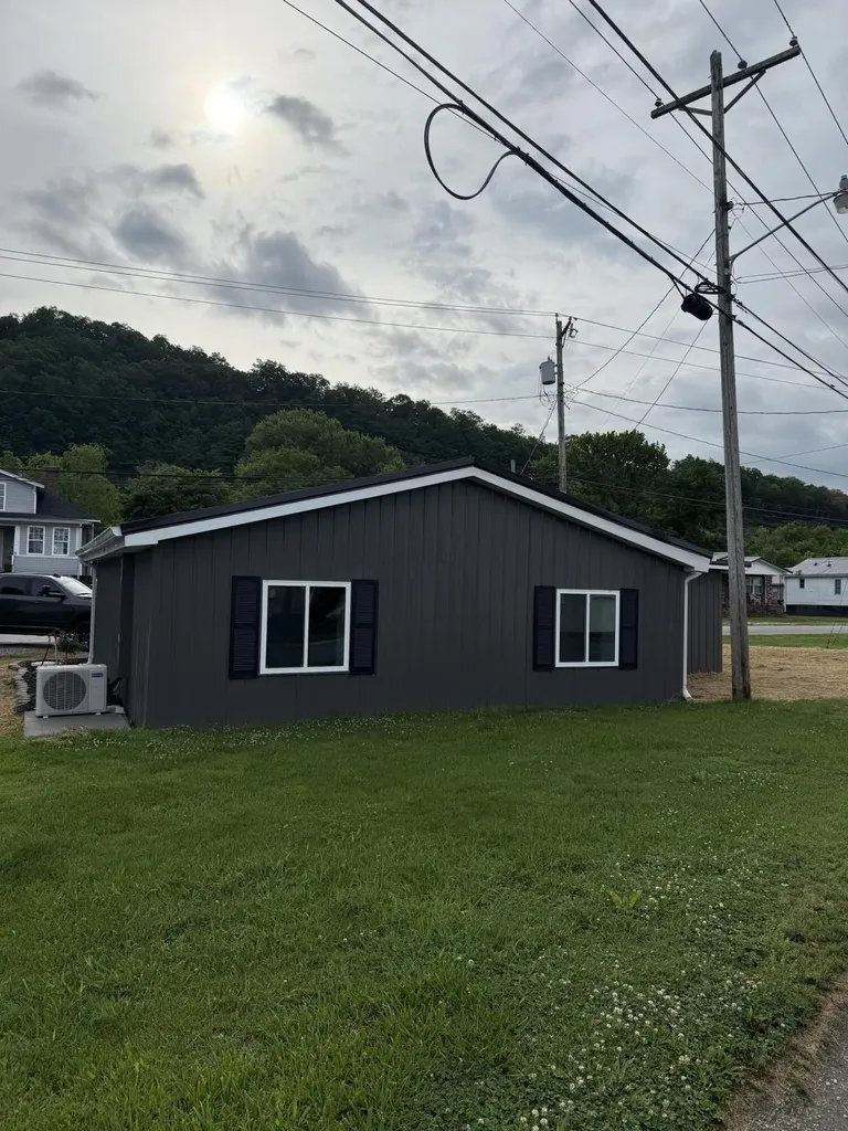 161 S Allison Avenue Barbourville KY 40906
