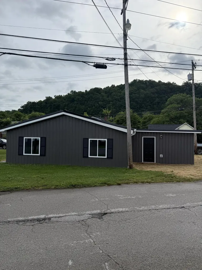 161 S Allison Avenue Barbourville KY 40906
