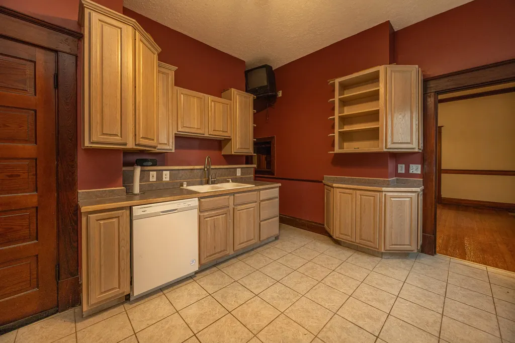 1515 Main Street Paris KY 40361