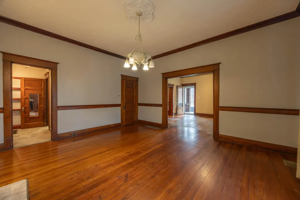 1515 Main Street Paris KY 40361