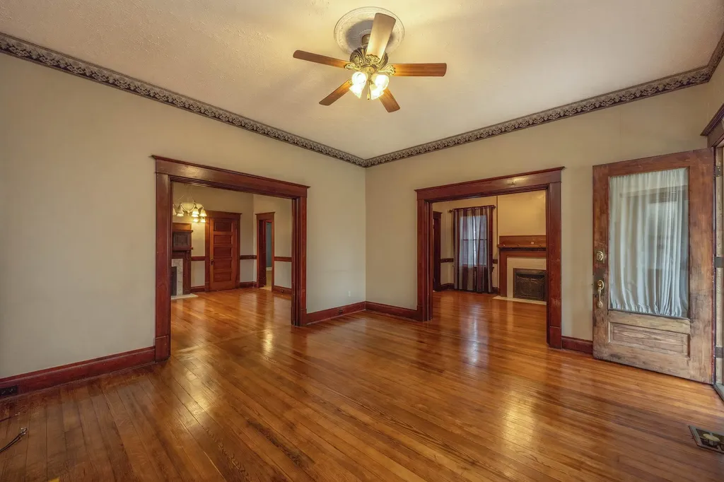 1515 Main Street Paris KY 40361
