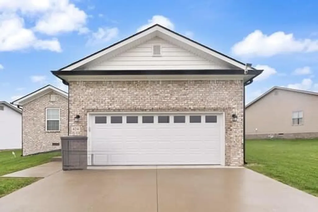 424 Middle Creek Way Berea KY 40403