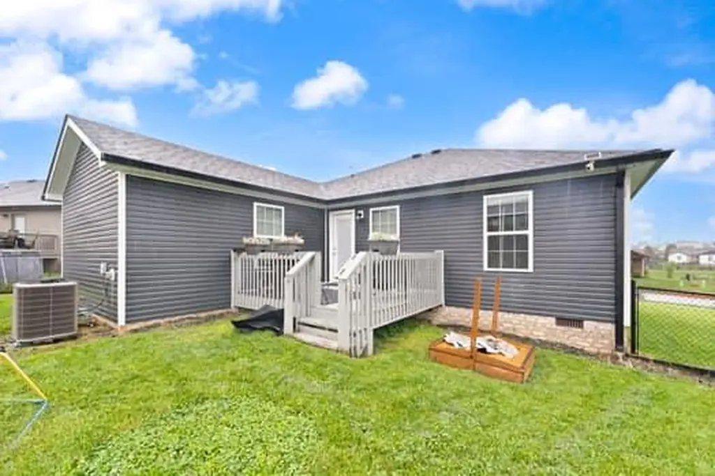424 Middle Creek Way Berea KY 40403