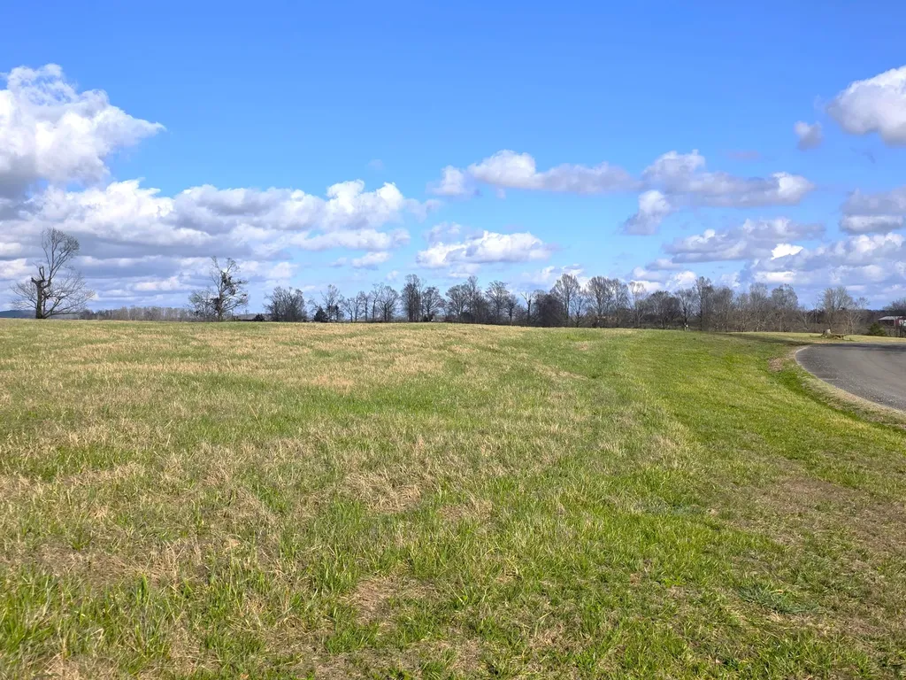 214 Stillwater Boulevard Russell Springs KY 42642