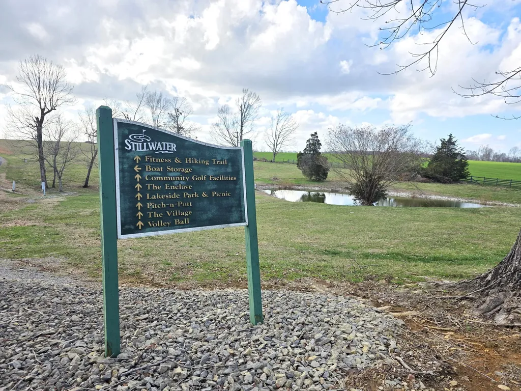 214 Stillwater Boulevard Russell Springs KY 42642