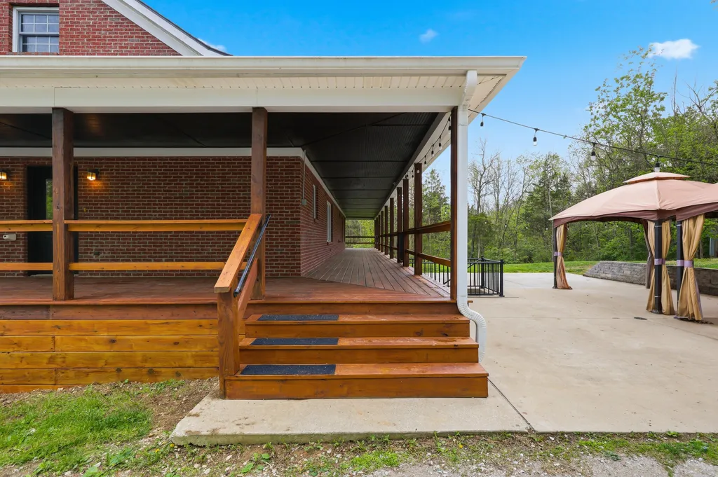 1380 Rice Road Lawrenceburg KY 40342