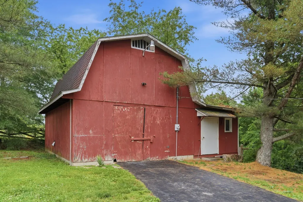601 S Dogwood Drive Berea KY 40403