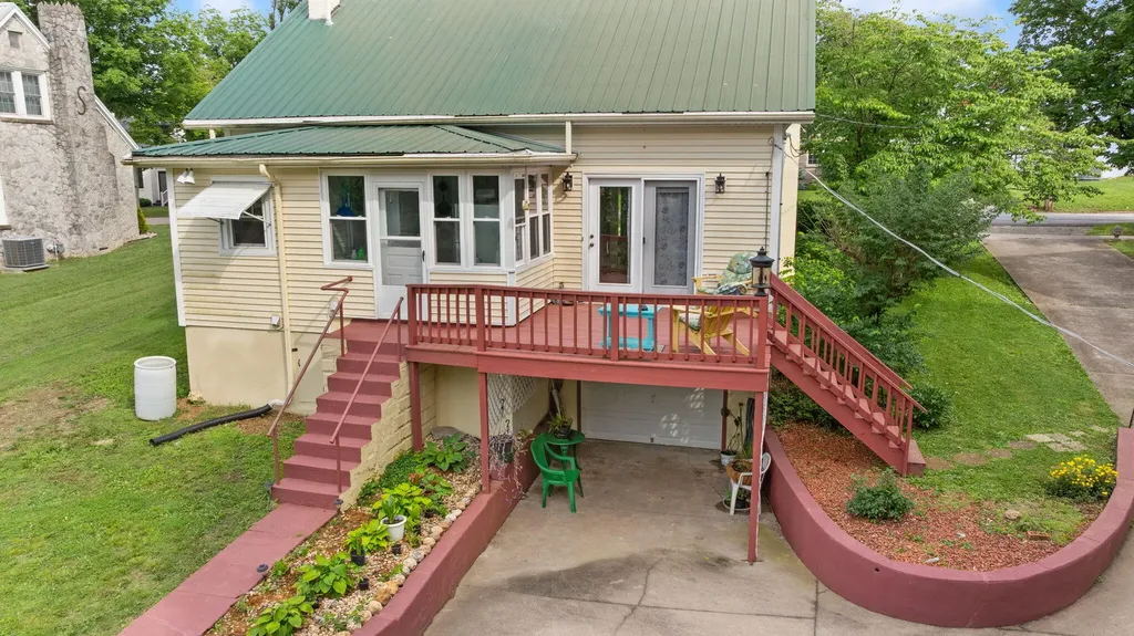 203 Wall Street Columbia KY 42728