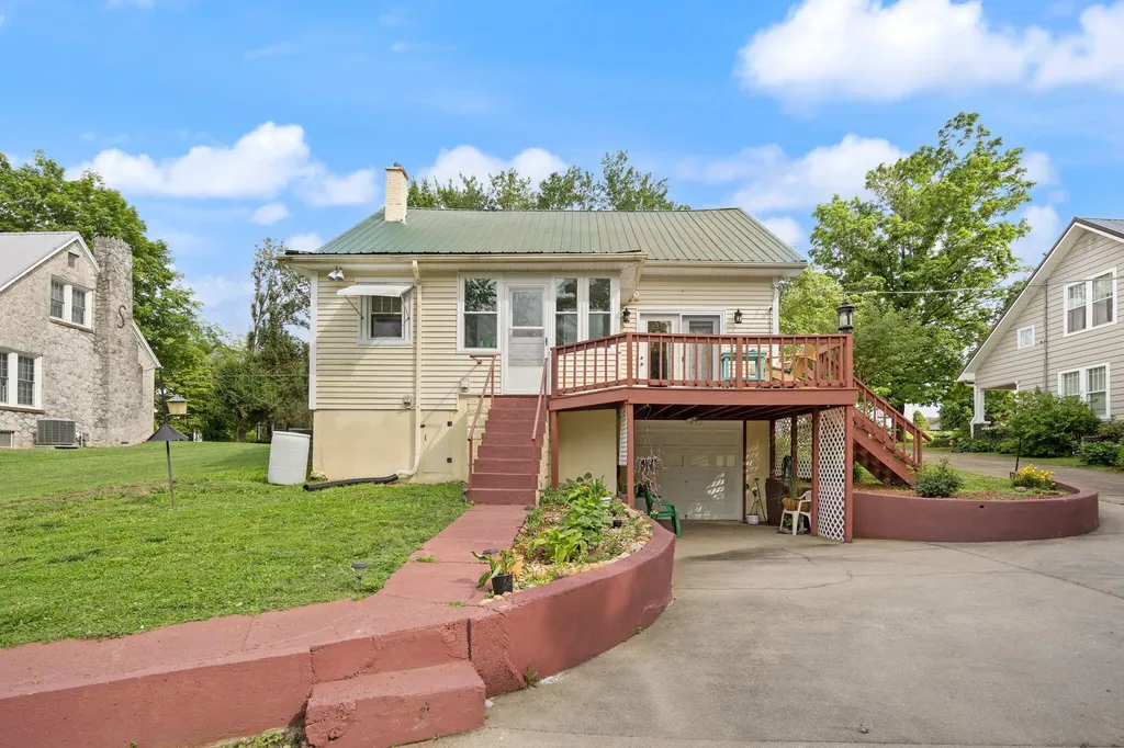 203 Wall Street Columbia KY 42728