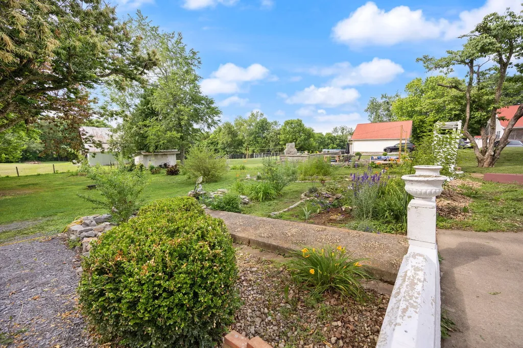 203 Wall Street Columbia KY 42728