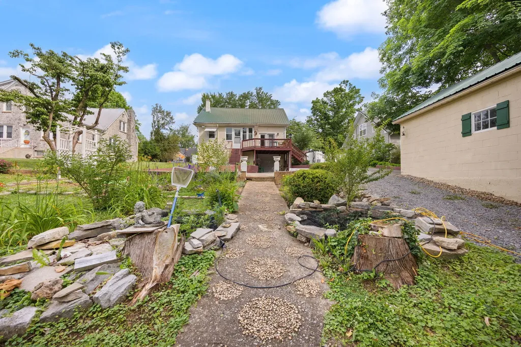 203 Wall Street Columbia KY 42728