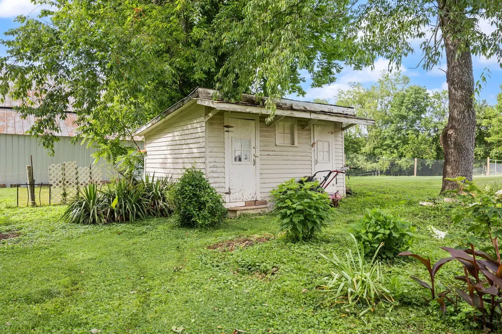 203 Wall Street Columbia KY 42728
