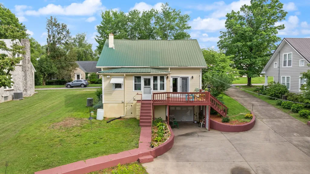 203 Wall Street Columbia KY 42728