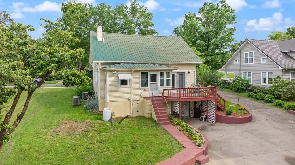 203 Wall Street Columbia KY 42728