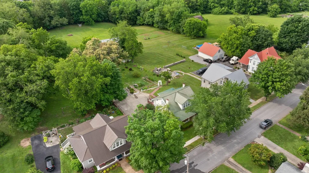203 Wall Street Columbia KY 42728