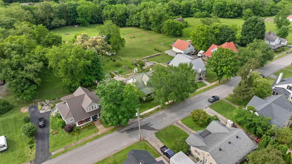 203 Wall Street Columbia KY 42728