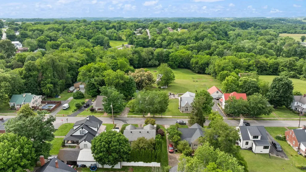 203 Wall Street Columbia KY 42728
