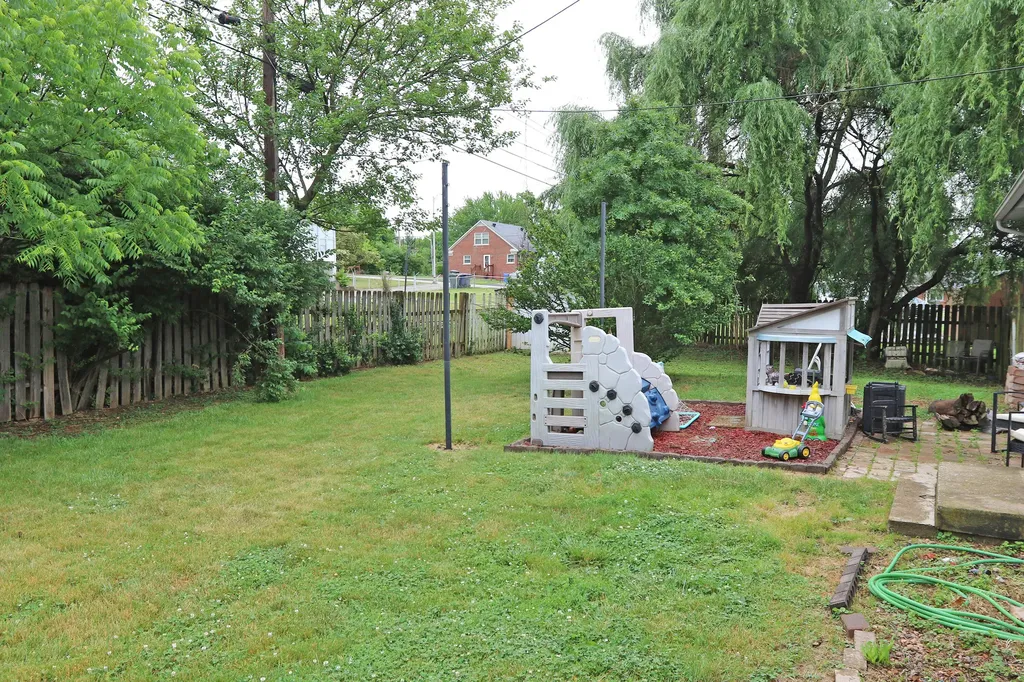 673 Leslie Court Lexington KY 40505