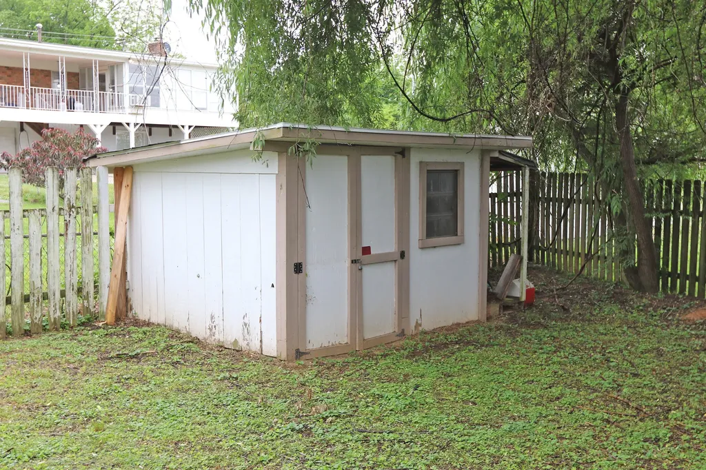 673 Leslie Court Lexington KY 40505