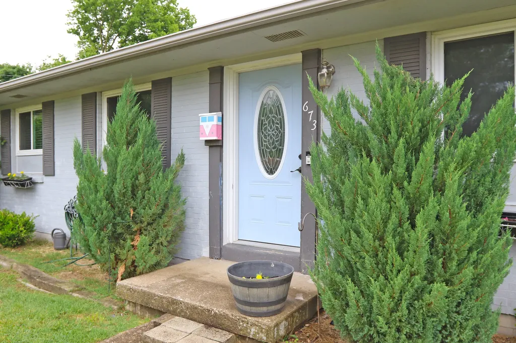 673 Leslie Court Lexington KY 40505