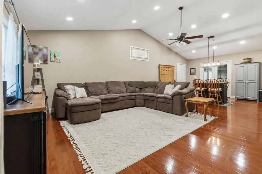 953 Lily Road London KY 40744