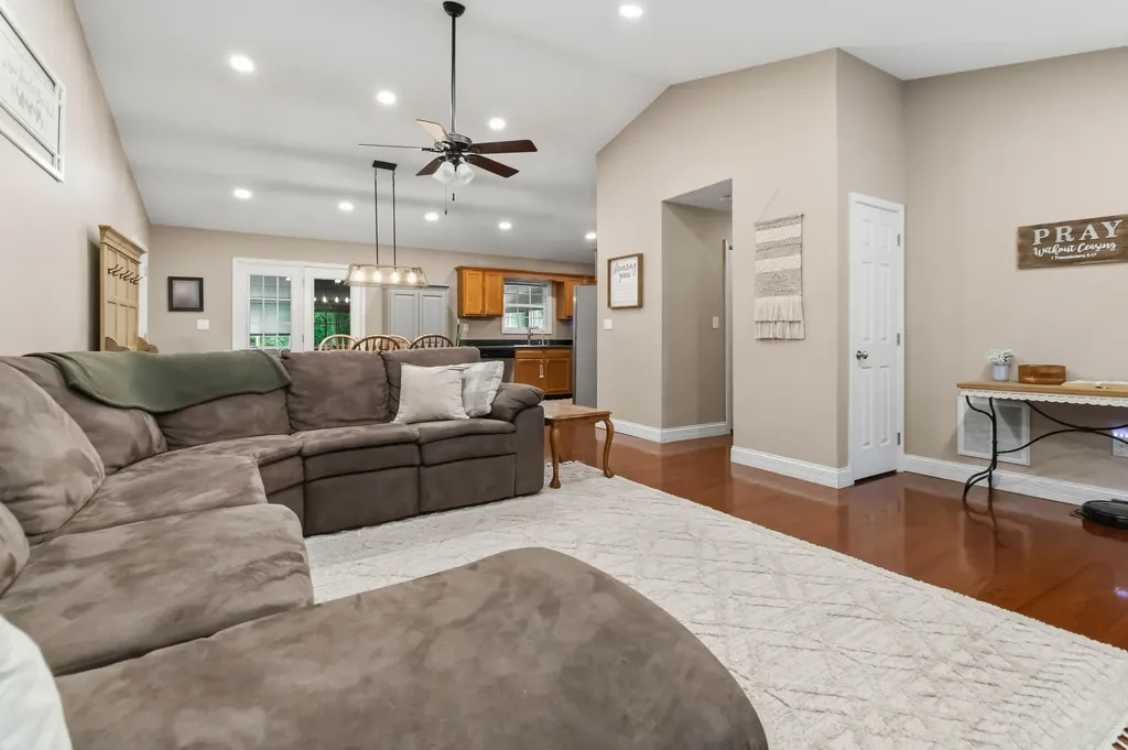 953 Lily Road London KY 40744