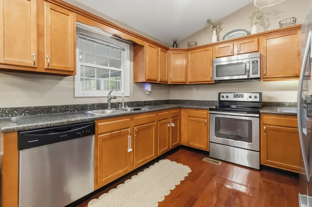 953 Lily Road London KY 40744