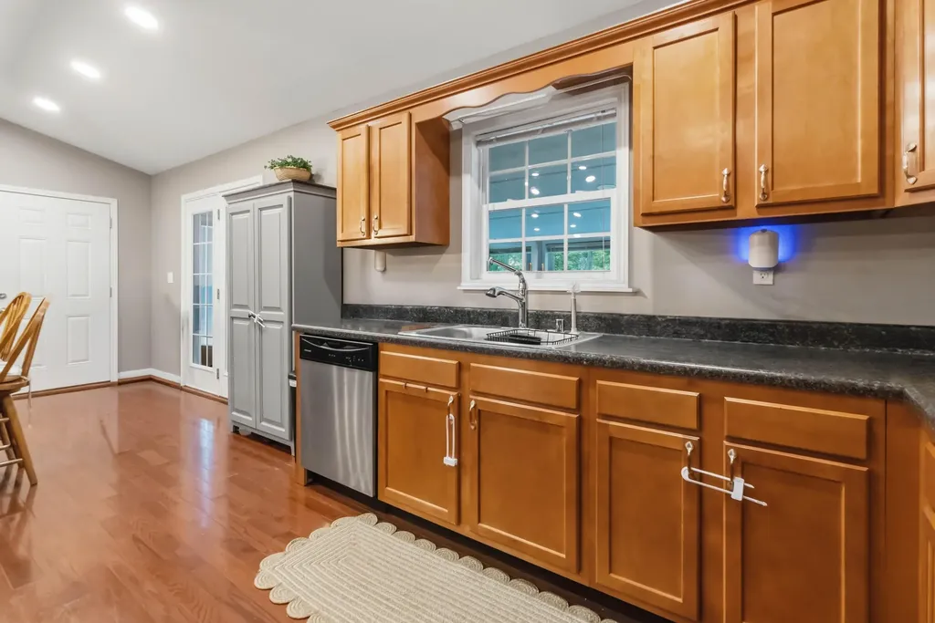 953 Lily Road London KY 40744