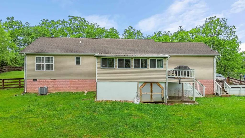 953 Lily Road London KY 40744