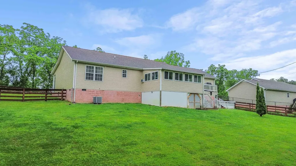 953 Lily Road London KY 40744