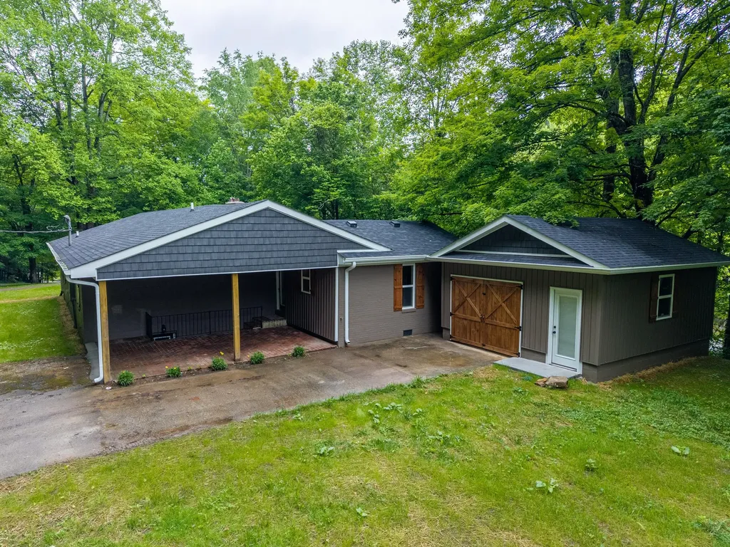 1384 Main Street Mckee KY 40447