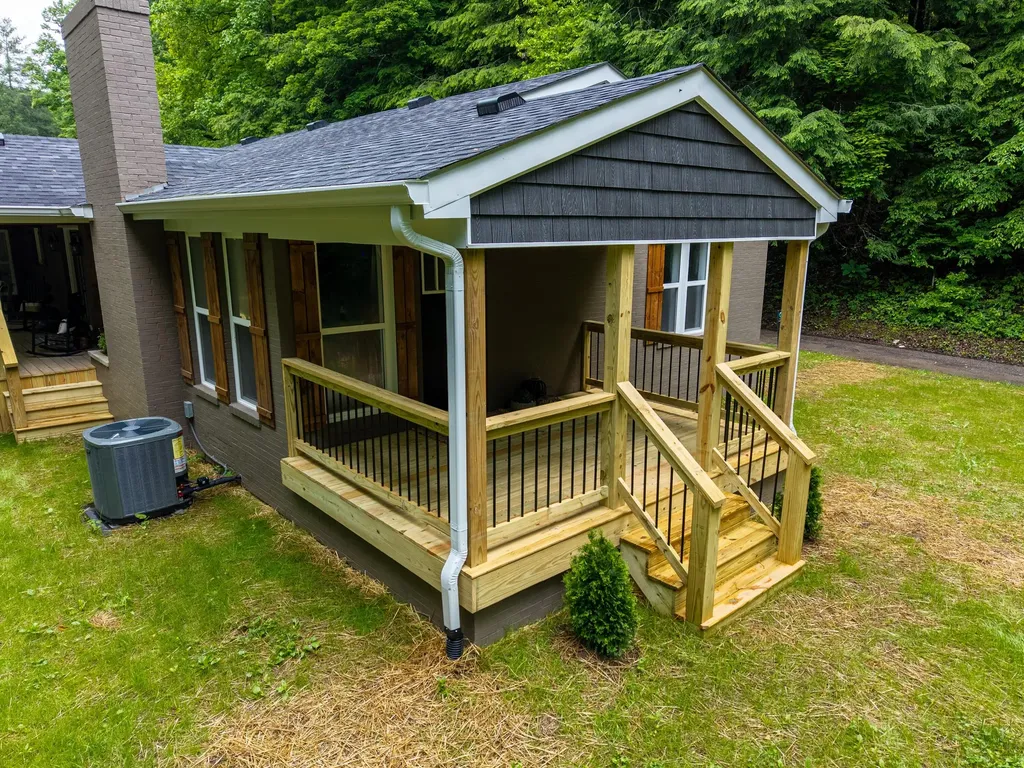 1384 Main Street Mckee KY 40447