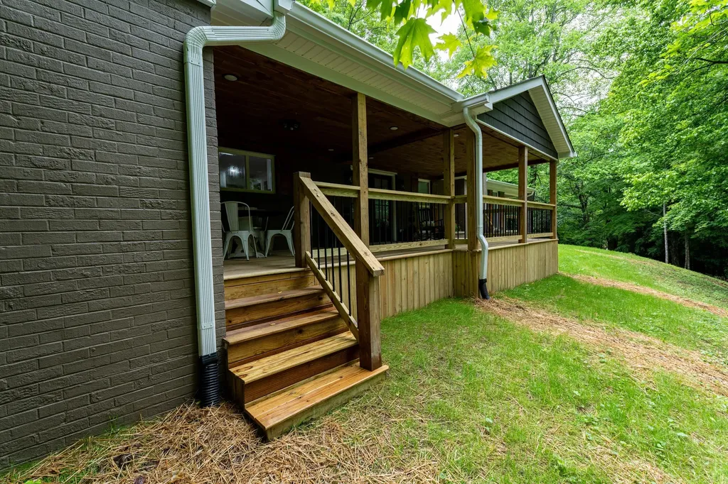 1384 Main Street Mckee KY 40447