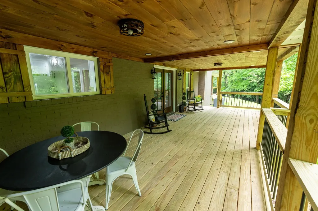 1384 Main Street Mckee KY 40447