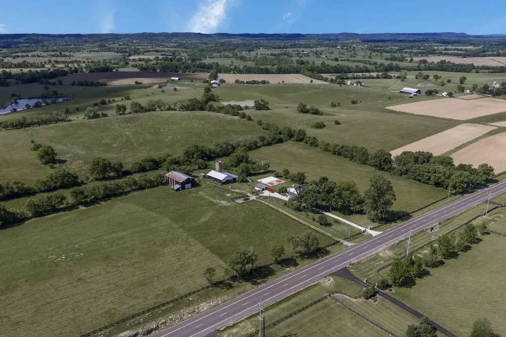 4156 Perryville Road Danville KY 40422