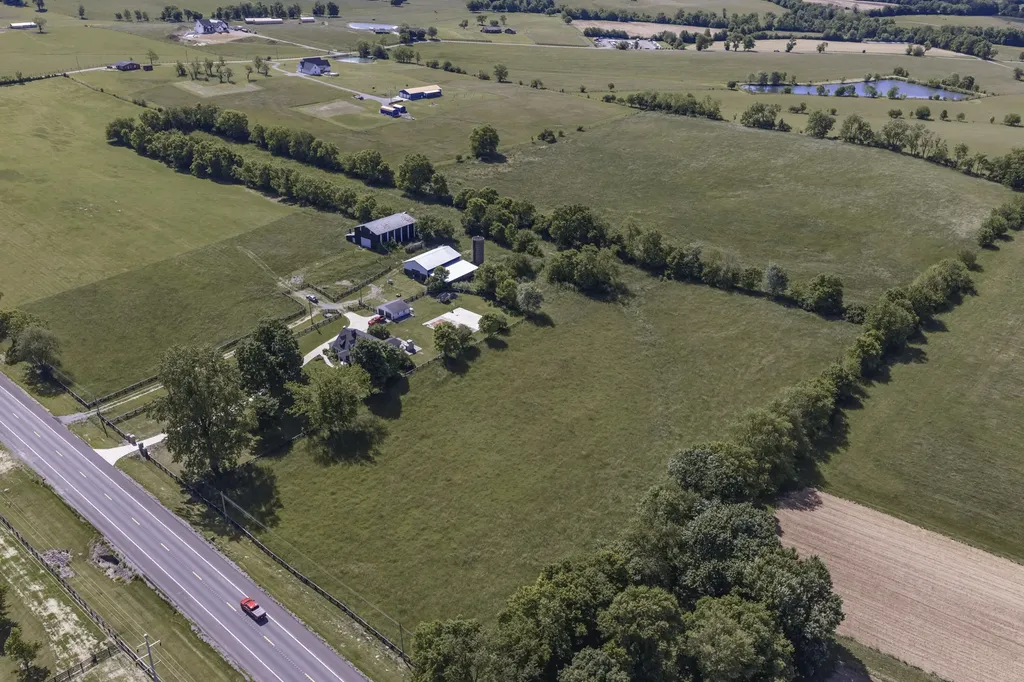 4156 Perryville Road Danville KY 40422