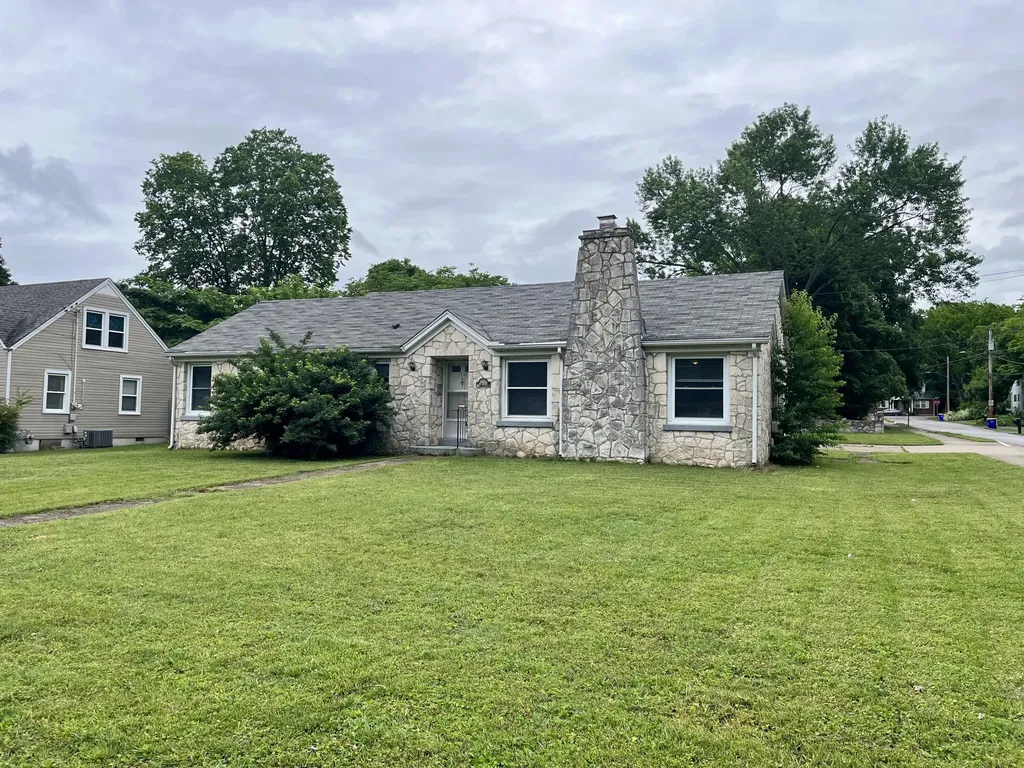 1701 Kenton Street Bowling Green KY 42101
