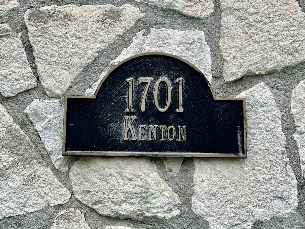 1701 Kenton Street Bowling Green KY 42101