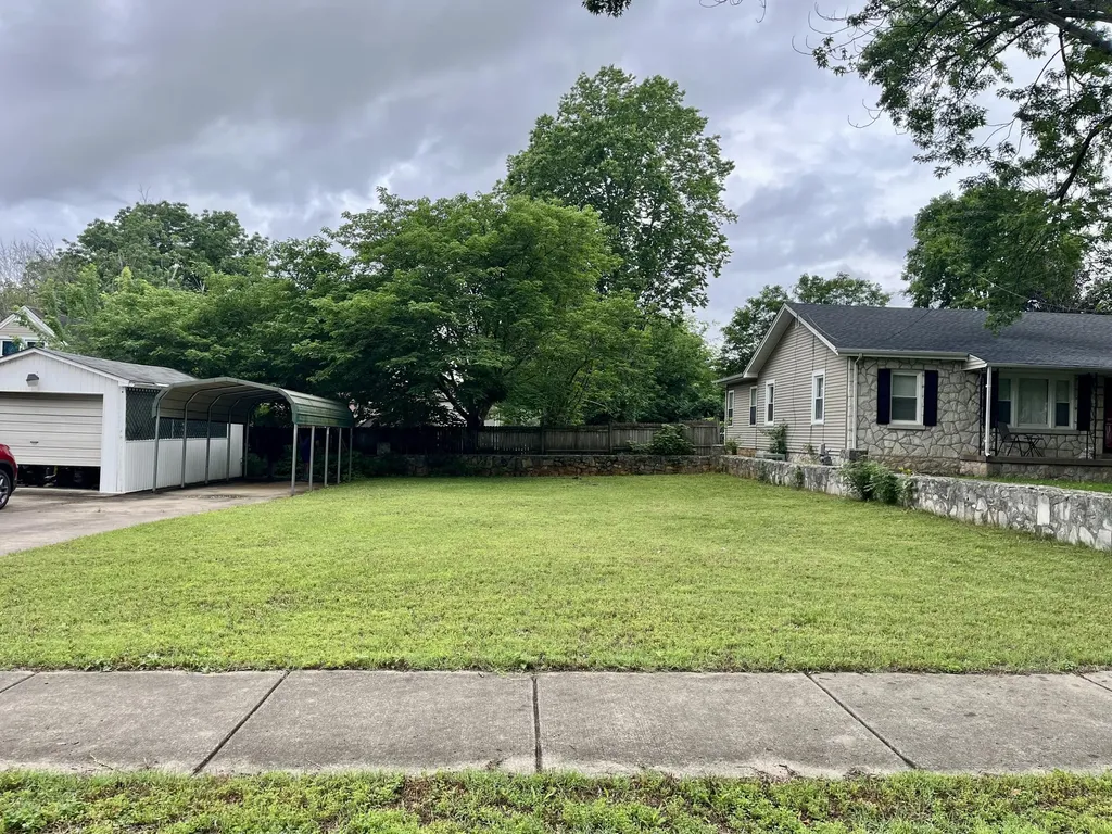 1701 Kenton Street Bowling Green KY 42101
