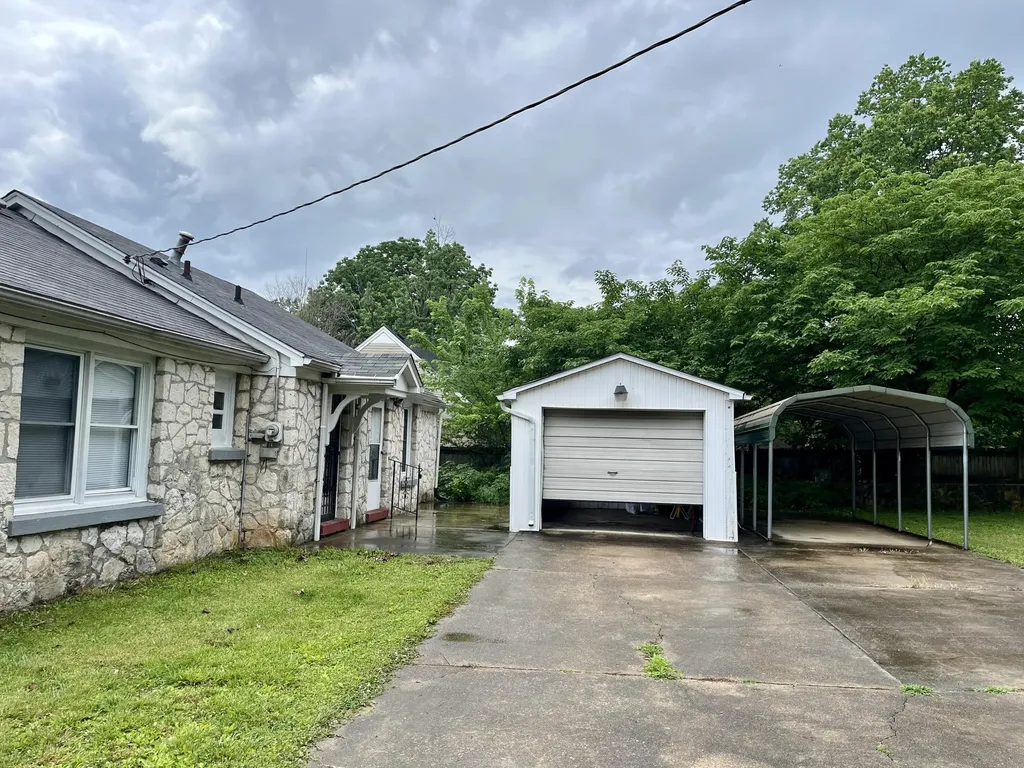 1701 Kenton Street Bowling Green KY 42101