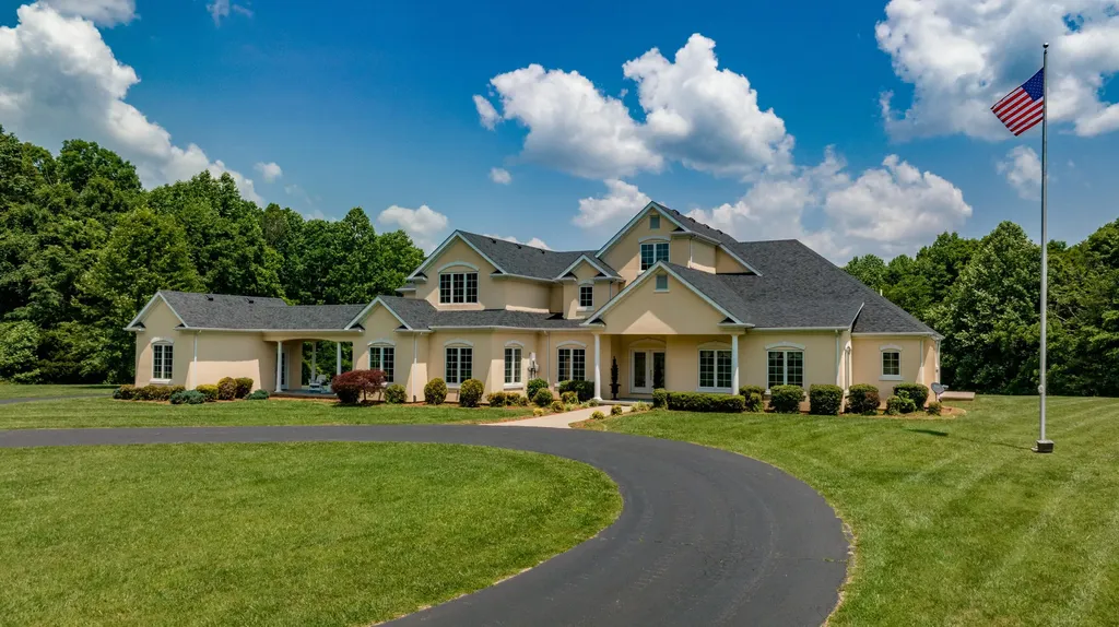 444 Sparks Avenue Jamestown KY 42629