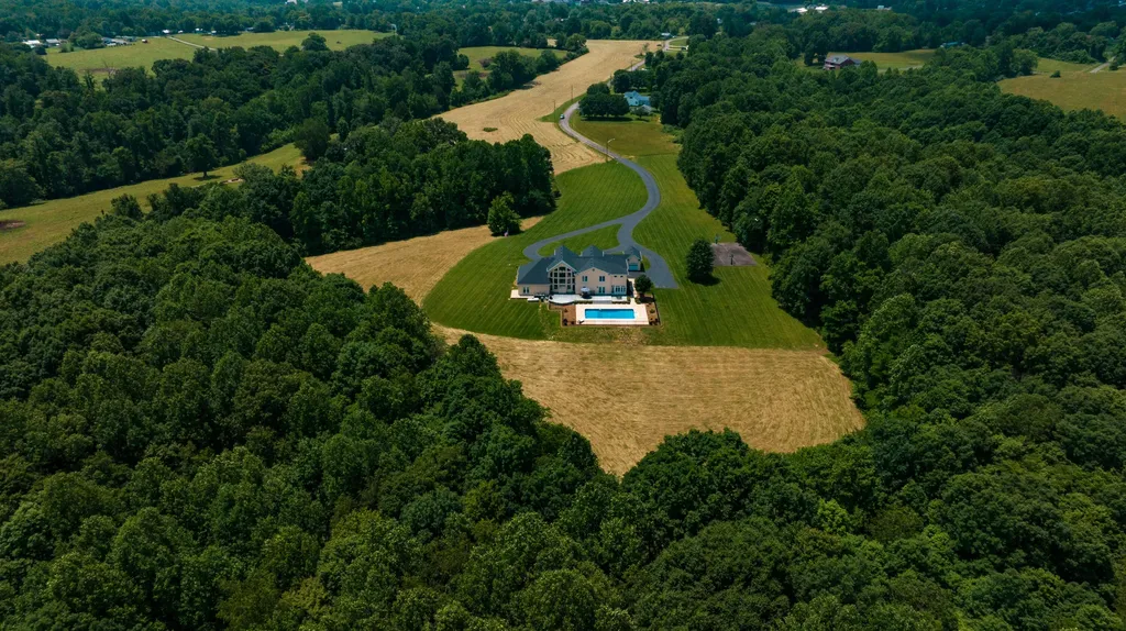 444 Sparks Avenue Jamestown KY 42629
