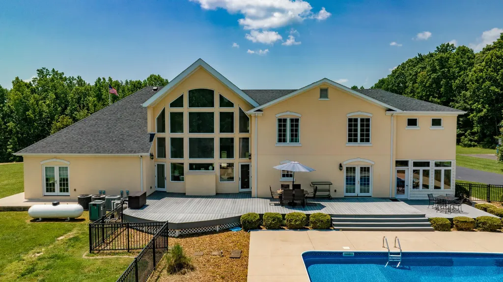 444 Sparks Avenue Jamestown KY 42629