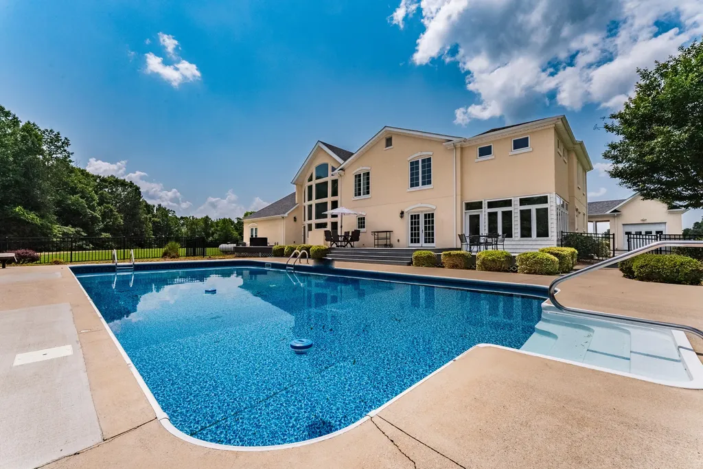 444 Sparks Avenue Jamestown KY 42629