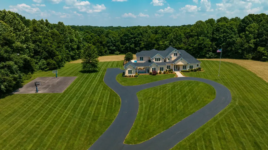 444 Sparks Avenue Jamestown KY 42629